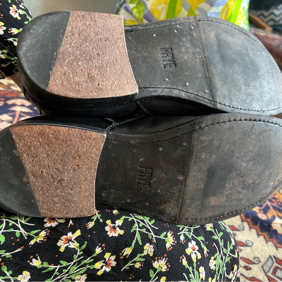 Frye Black Chelsea Boots, size 10.5 - Picture 3 of 6
